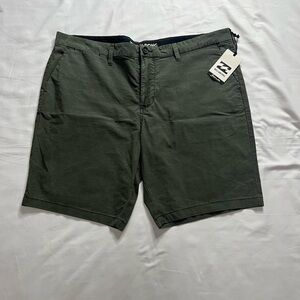 Billabong Men's Olive Green Flat Front Chino Shorts Size 40